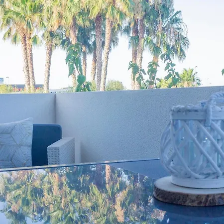 Apartamento Pink Calm-vistas Al Mar Y Piscina.free Parking *